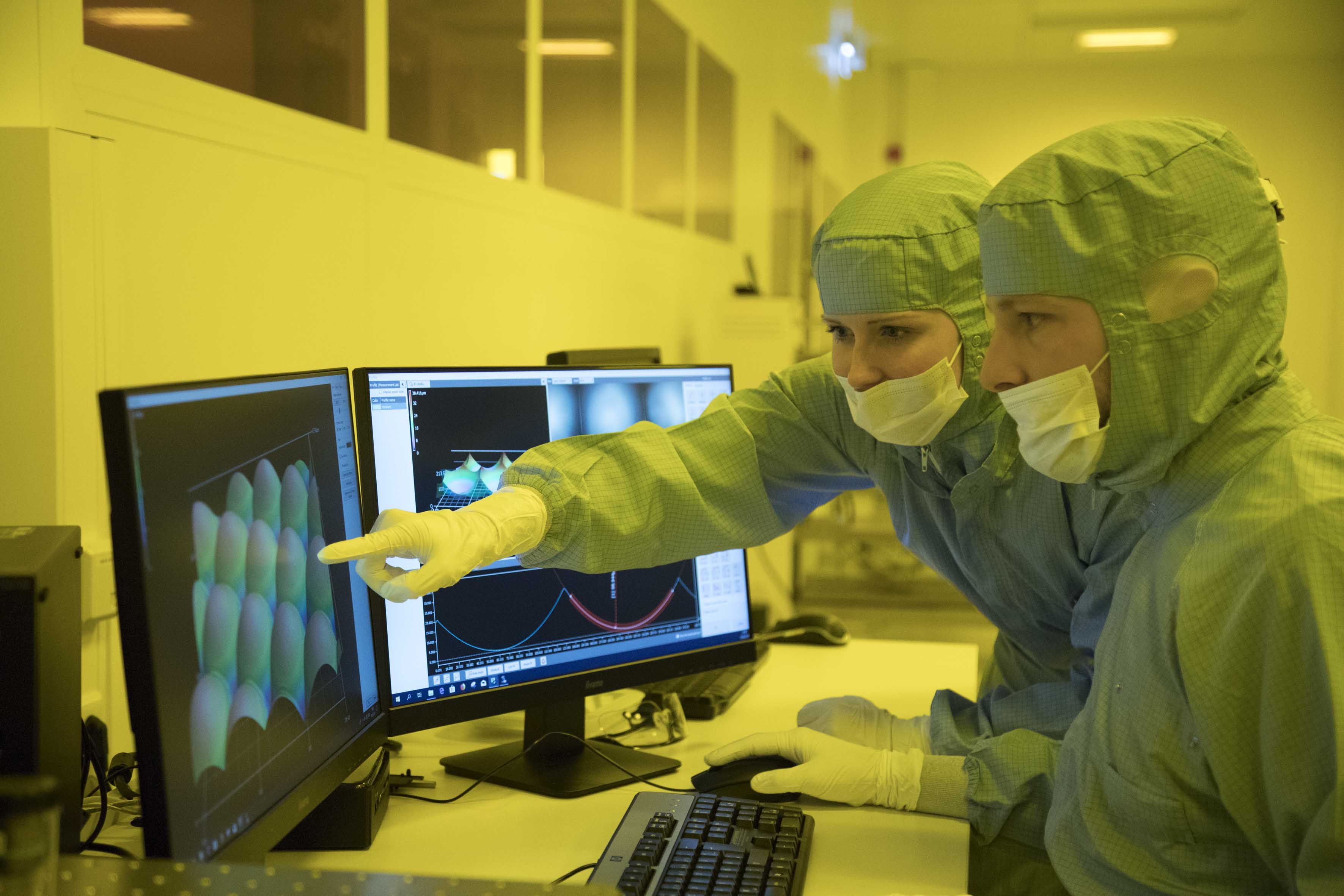 Parameter check of a microlens array (MLA)