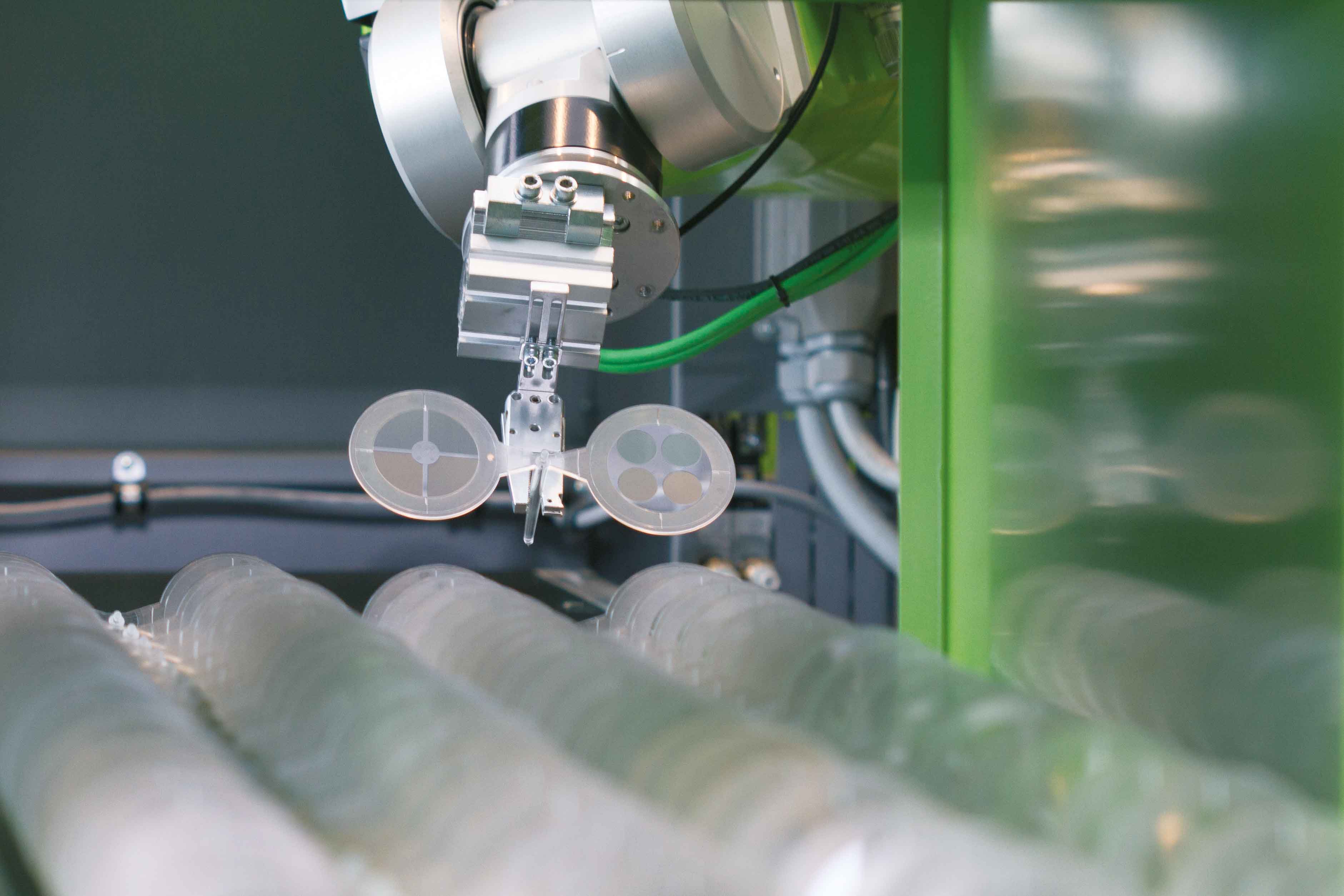 Injection molded components with microlens array (MLA)