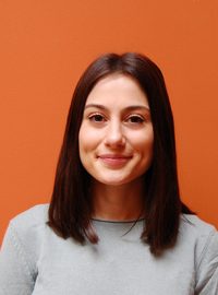 Headshot of Gina Benson, Yoga Teacher at Yogamaya