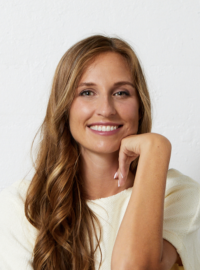 Headshot of Lindsey Rozmes, Yoga Teacher at Yogamaya
