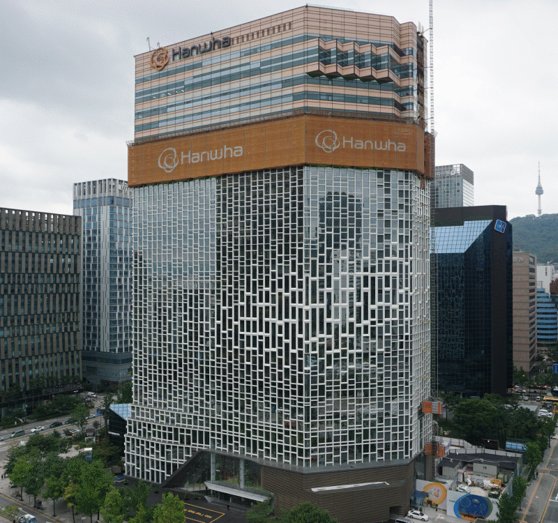 Stage 15 of Hanwha's HQ renovation which took place 3 to 4 floors at a time to be as efficient as the solar energy that inspired it