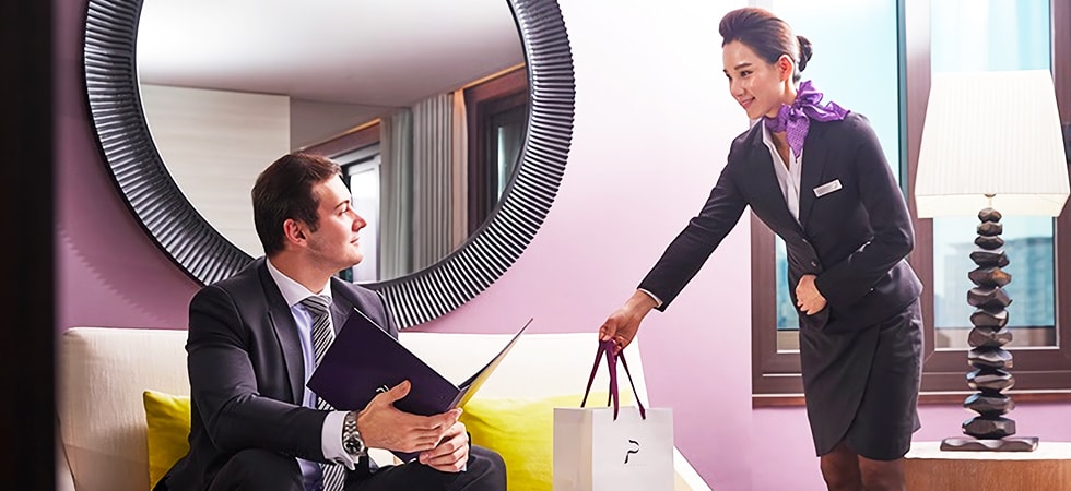 首尔广场酒店采用数字礼宾平台,向客户提供客房购物服务。
